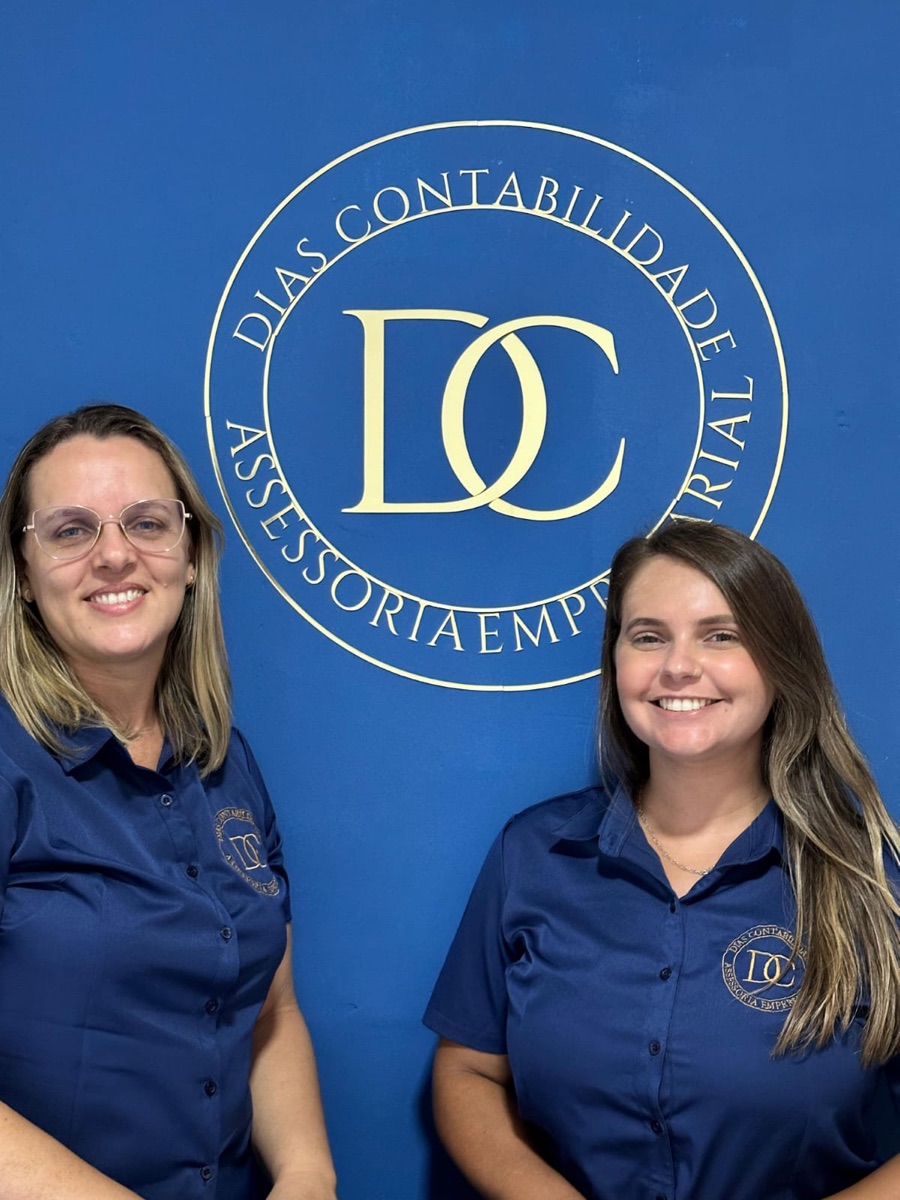 Equipe da Dias Contabilidade no escritório